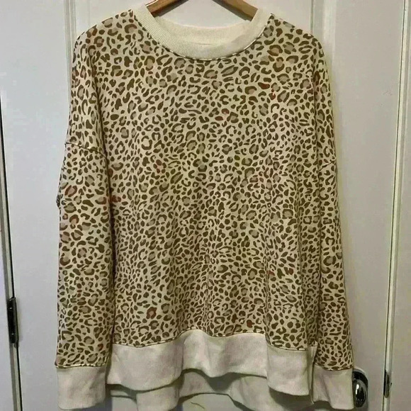 Women’s time and true cheetah tan and cream sweatshirt size XL (16-18). - Picture 1 of 6